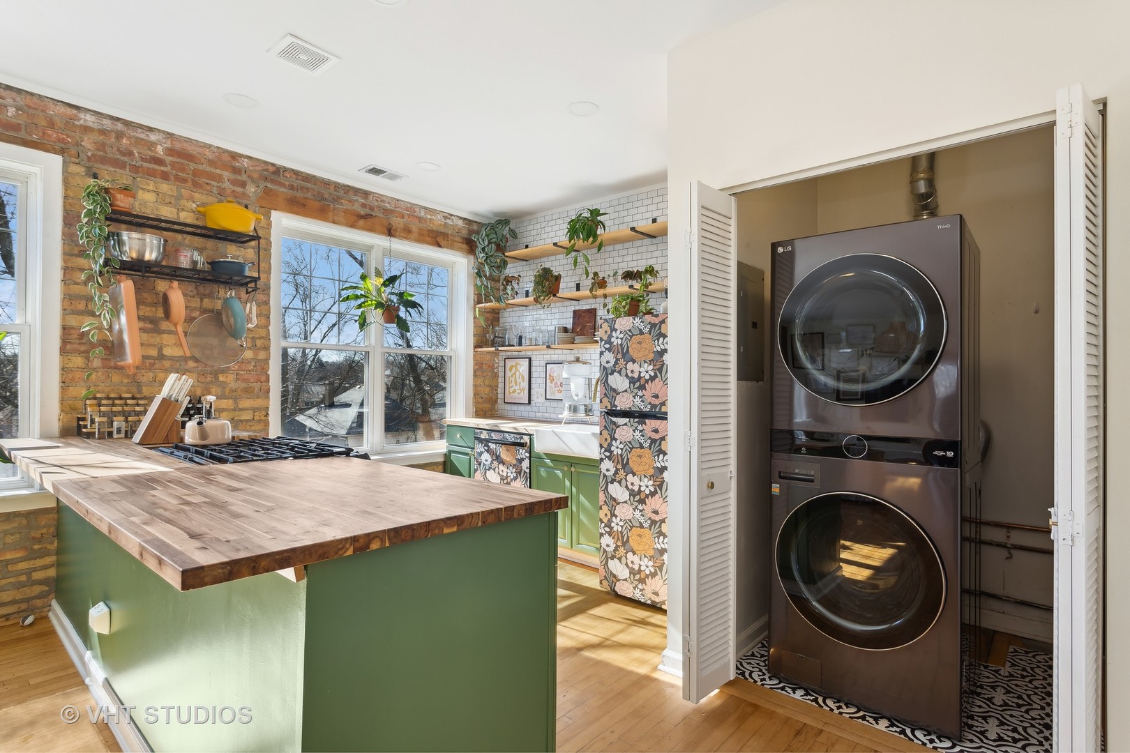 7300 N Wolcott Avenue Unit: 301