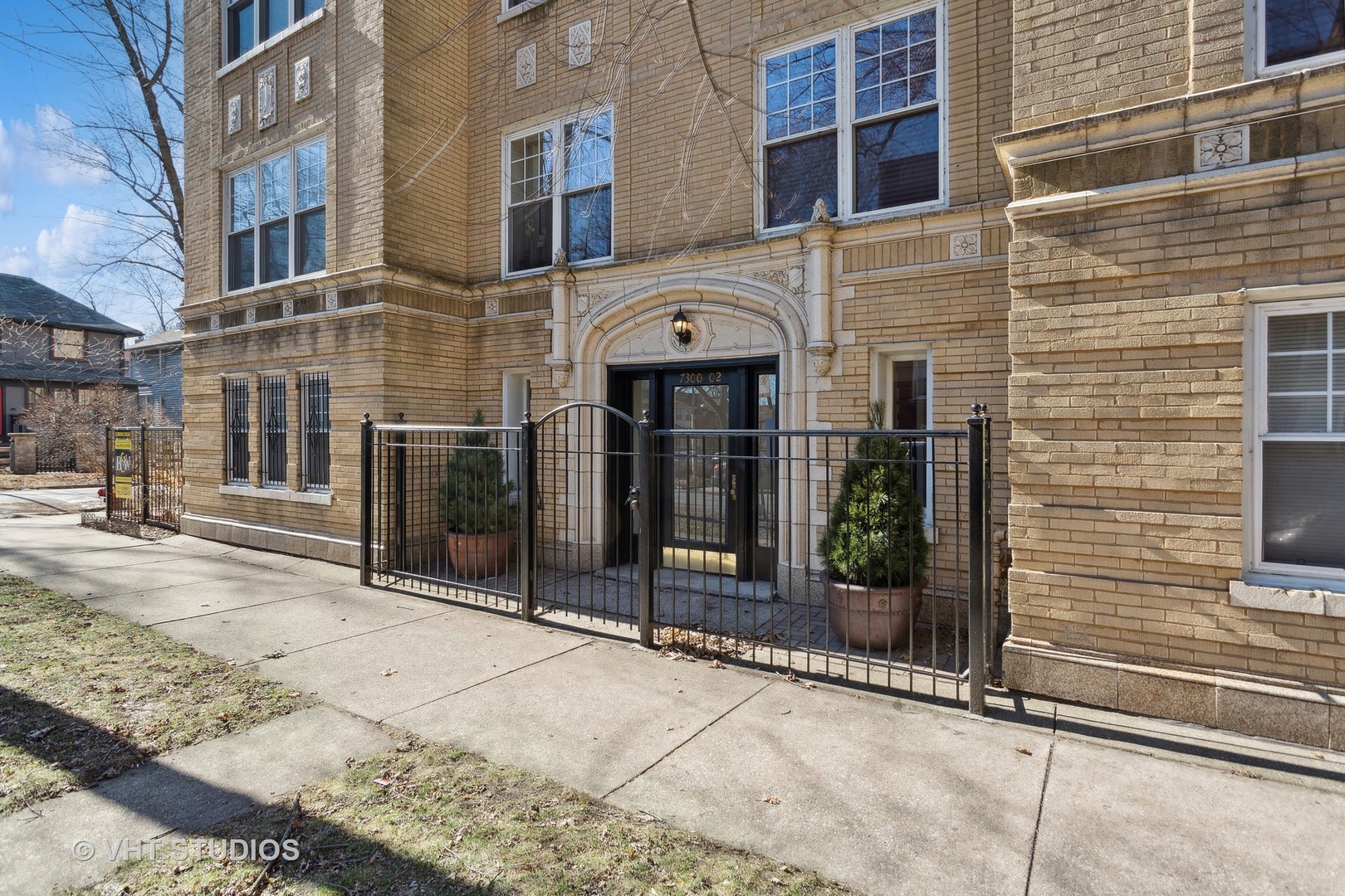 7300 N Wolcott Avenue Unit: 301