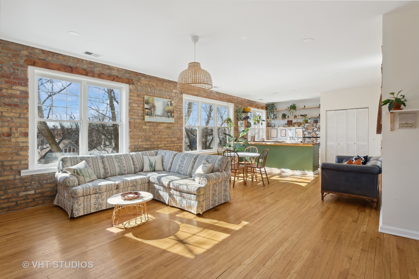 7300 N Wolcott Avenue Unit: 301