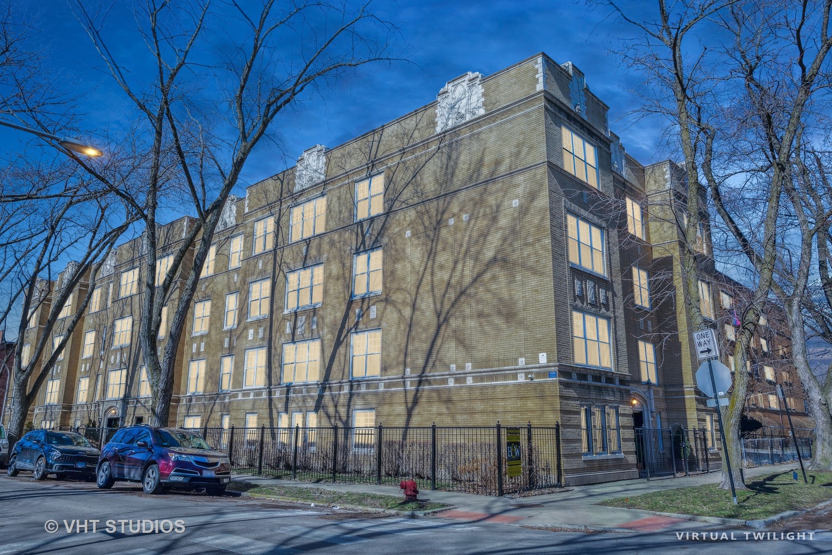 7300 N Wolcott Avenue Unit: 301