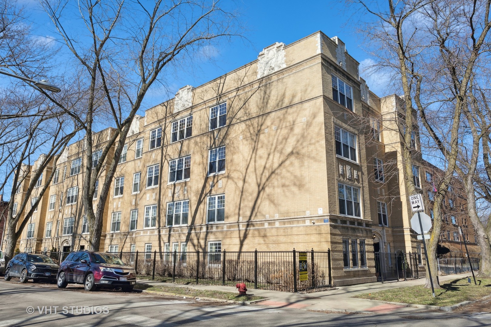 7300 N Wolcott Avenue Unit: 301
