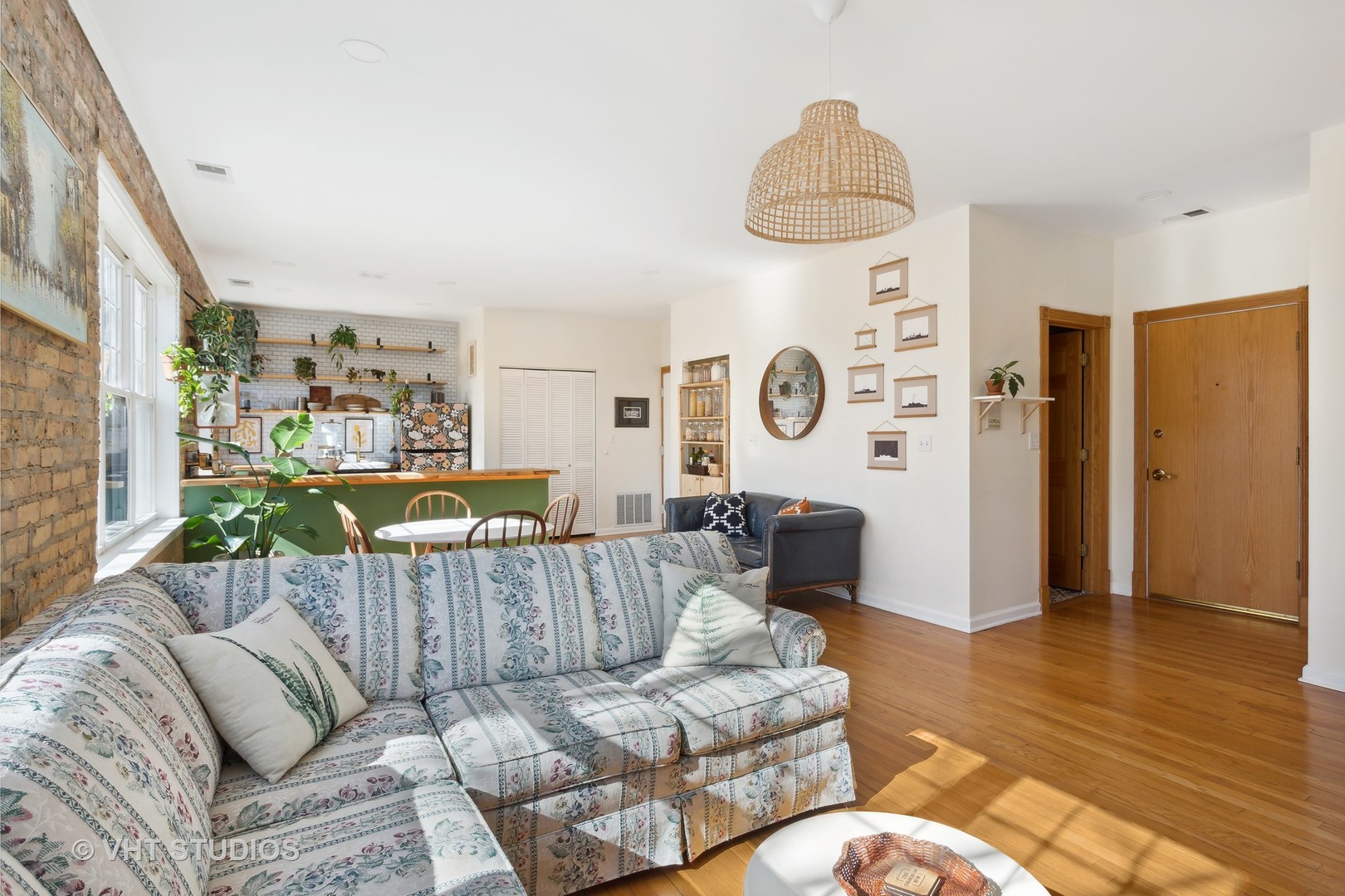 7300 N Wolcott Avenue Unit: 301