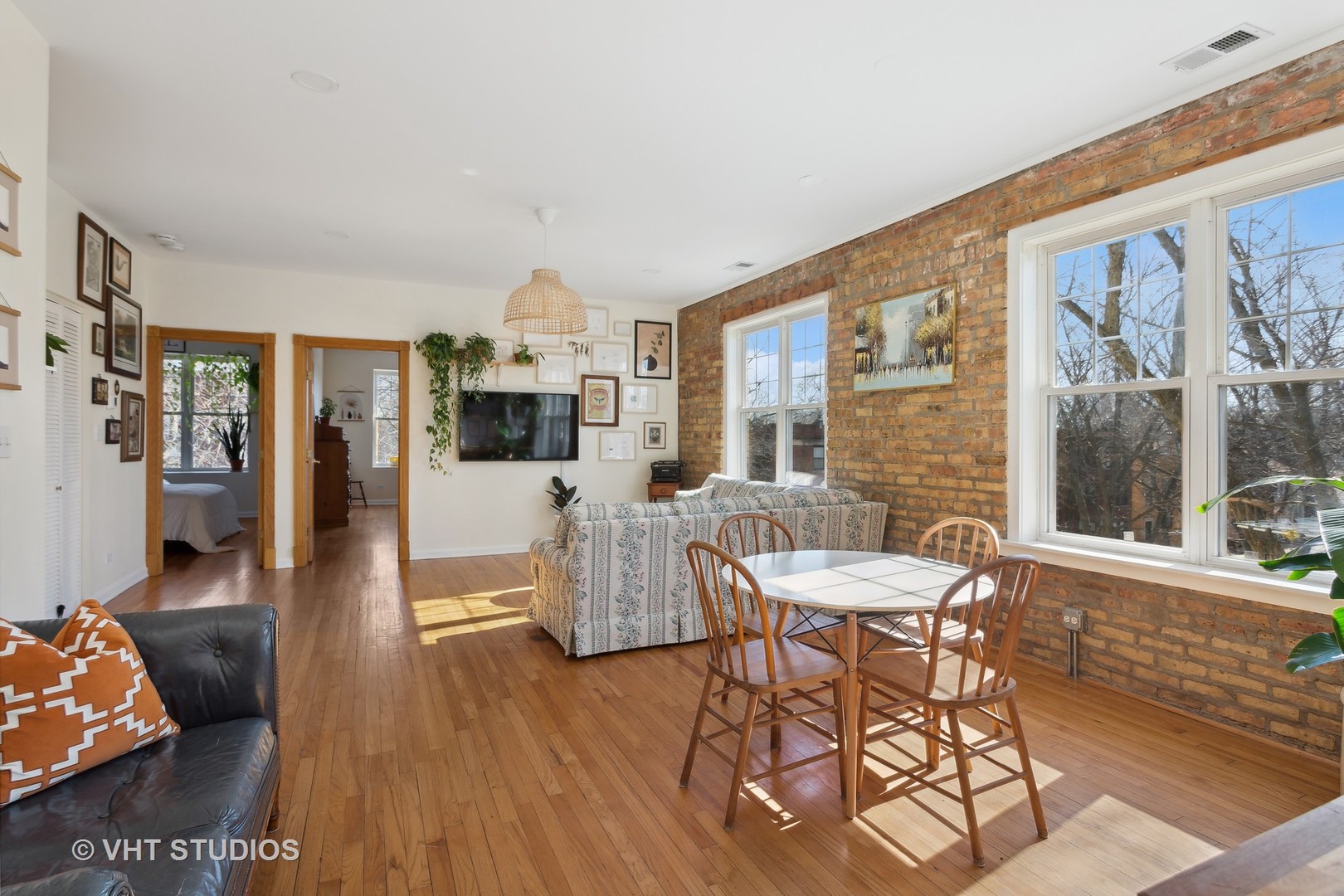 7300 N Wolcott Avenue Unit: 301