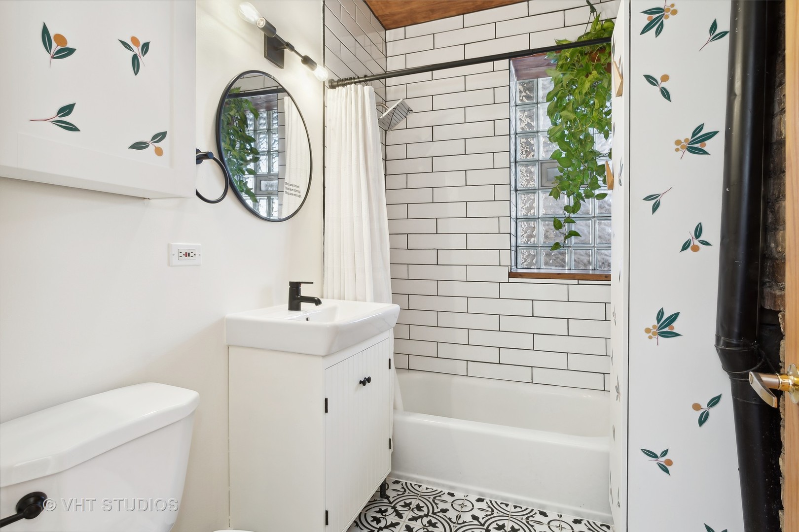 7300 N Wolcott Avenue Unit: 301