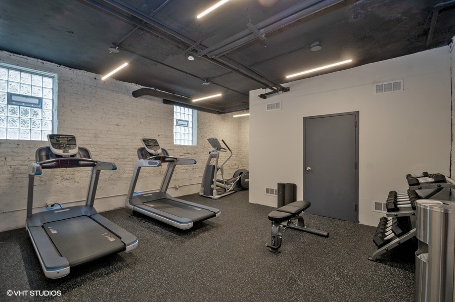 4236 N Kenmore Avenue Unit: 106