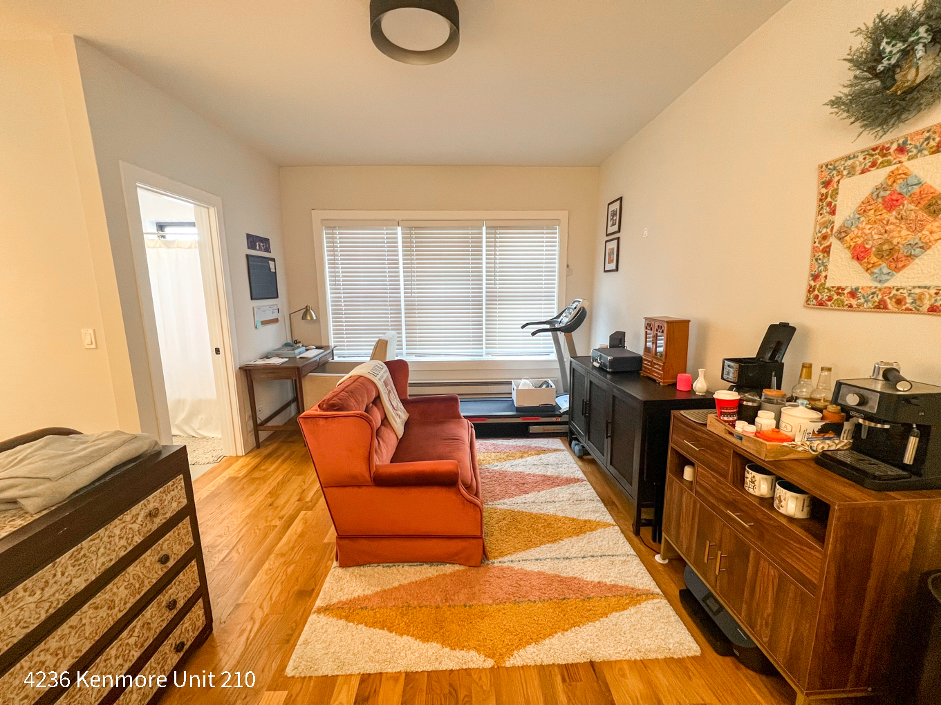 4236 N Kenmore Avenue Unit: 106