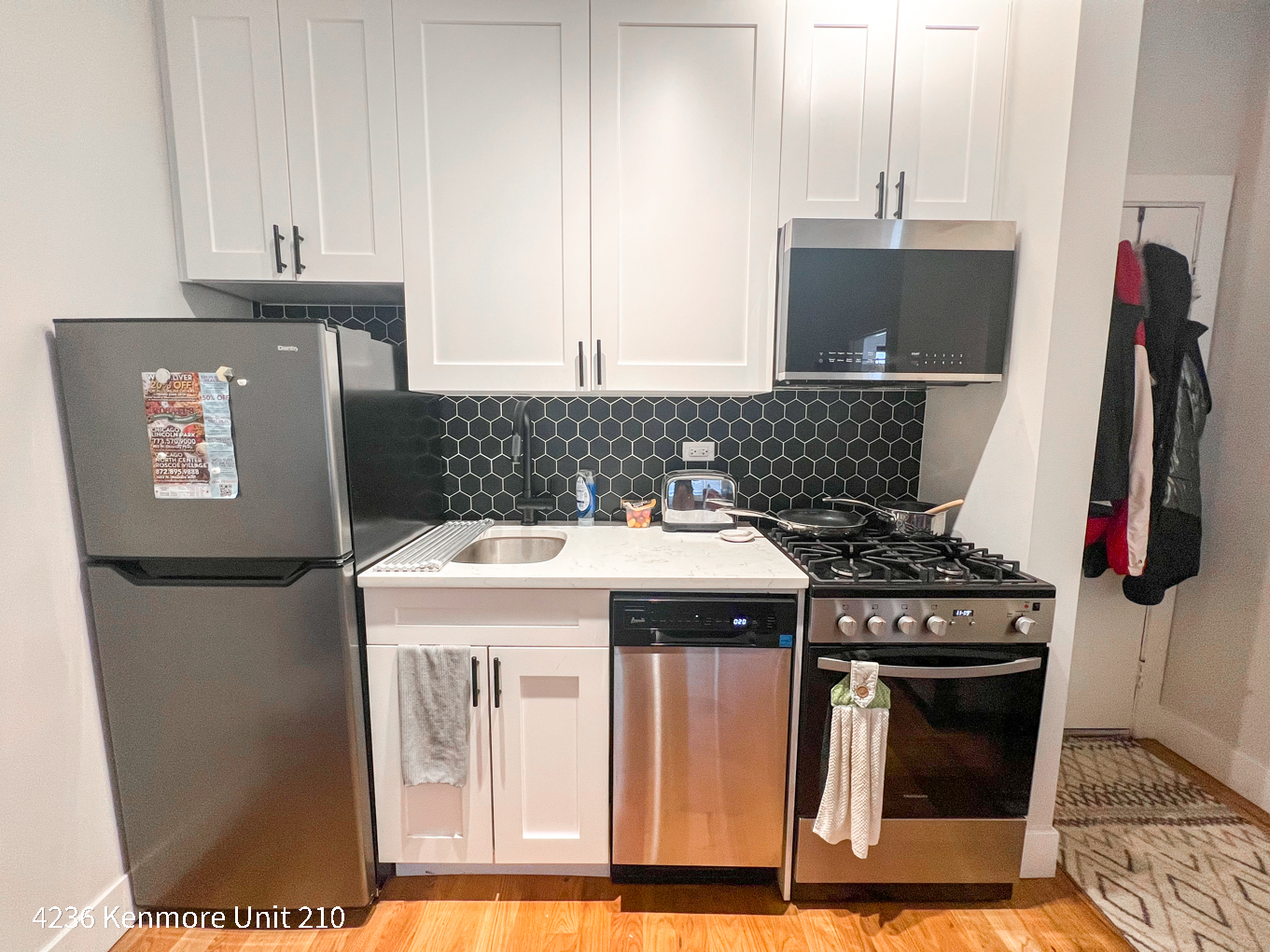 4236 N Kenmore Avenue Unit: 106