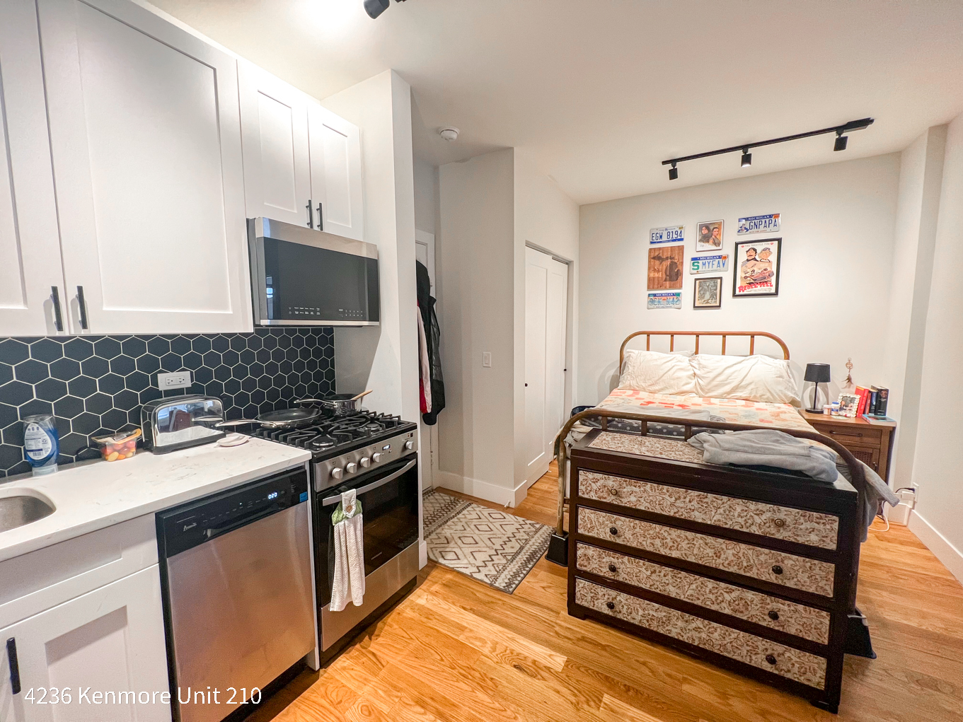 4236 N Kenmore Avenue Unit: 106