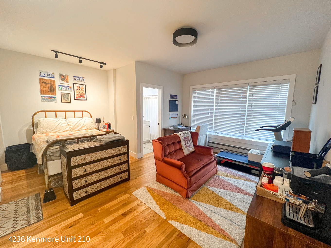 4236 N Kenmore Avenue Unit: 106