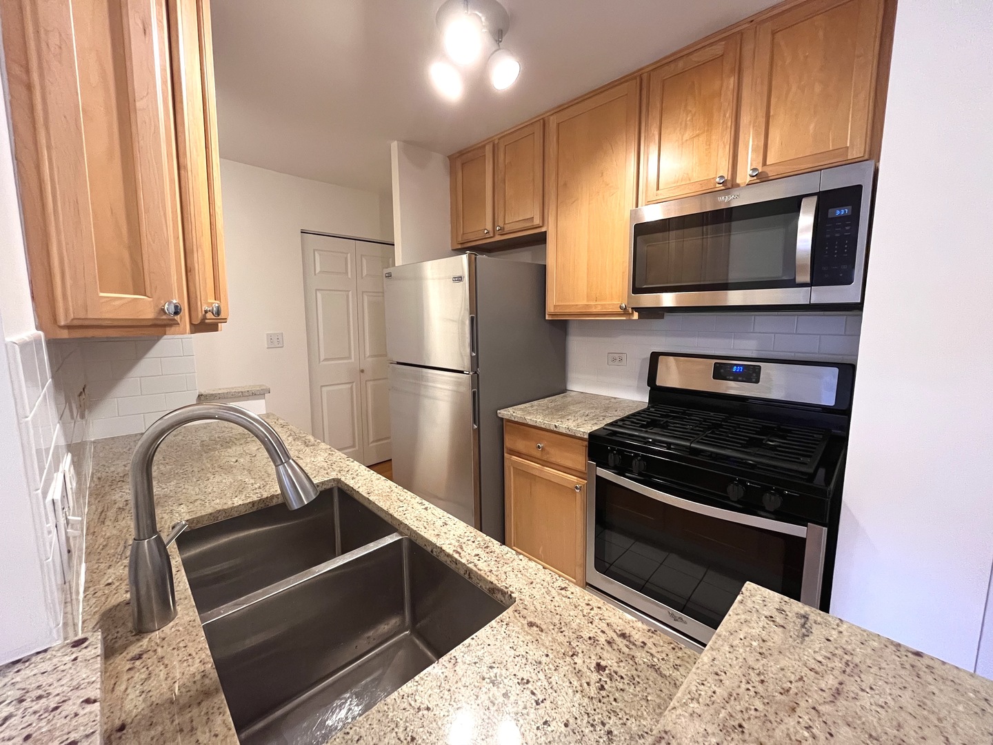 900 W Fullerton Avenue Unit: 5F