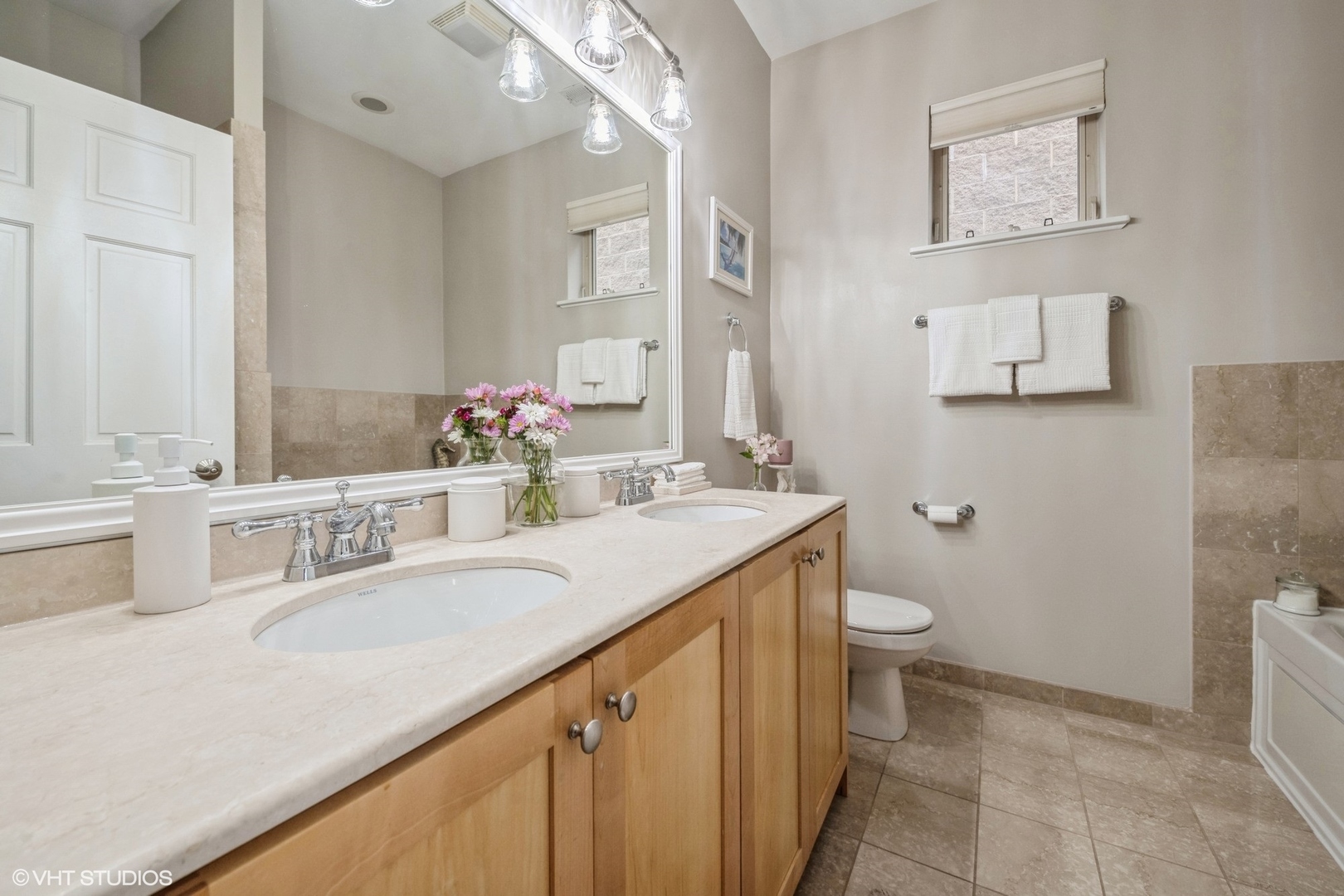 4913 N Lincoln Avenue Unit: 3