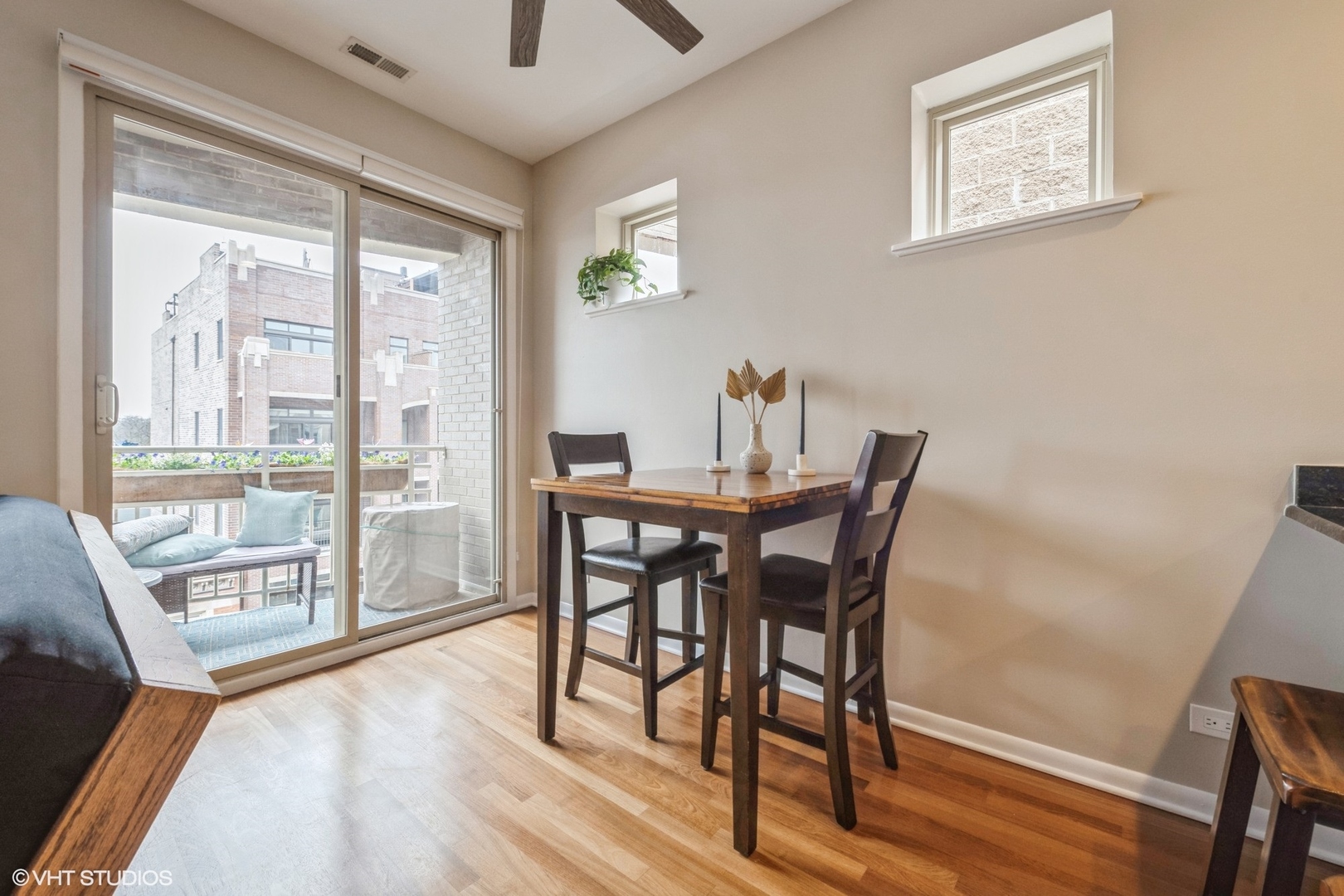 4913 N Lincoln Avenue Unit: 3
