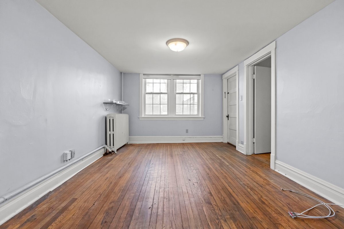 1541 W Barry Avenue Unit: G