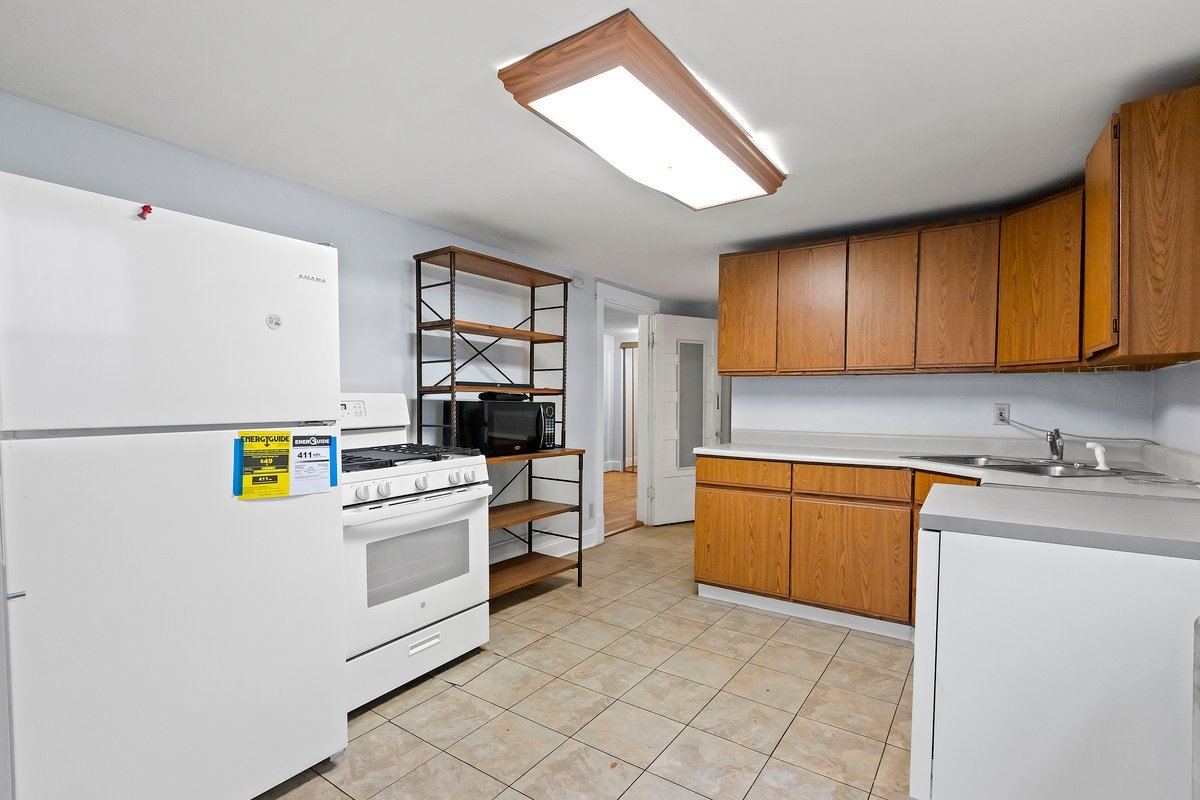 1541 W Barry Avenue Unit: G