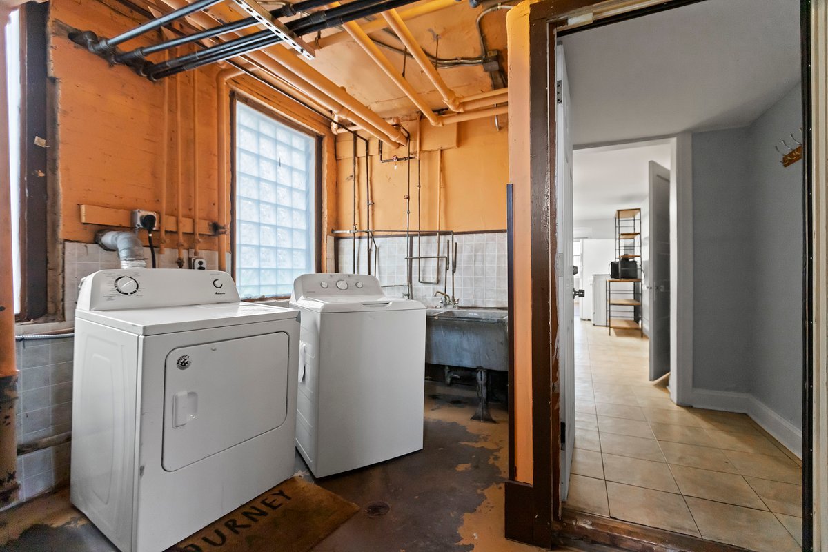 1541 W Barry Avenue Unit: G