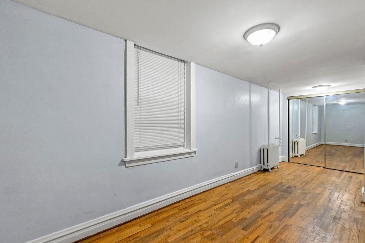 1541 W Barry Avenue Unit: G