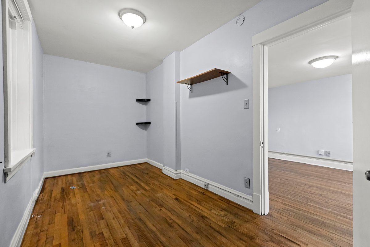 1541 W Barry Avenue Unit: G