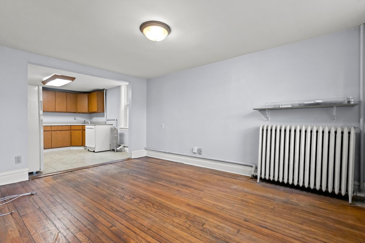 1541 W Barry Avenue Unit: G