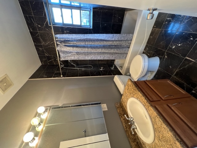 3018 W Belle Plaine Avenue Unit: 3