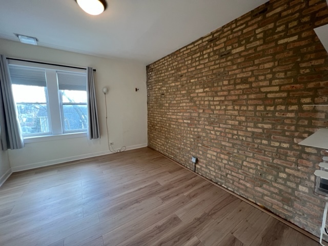 3018 W Belle Plaine Avenue Unit: 3