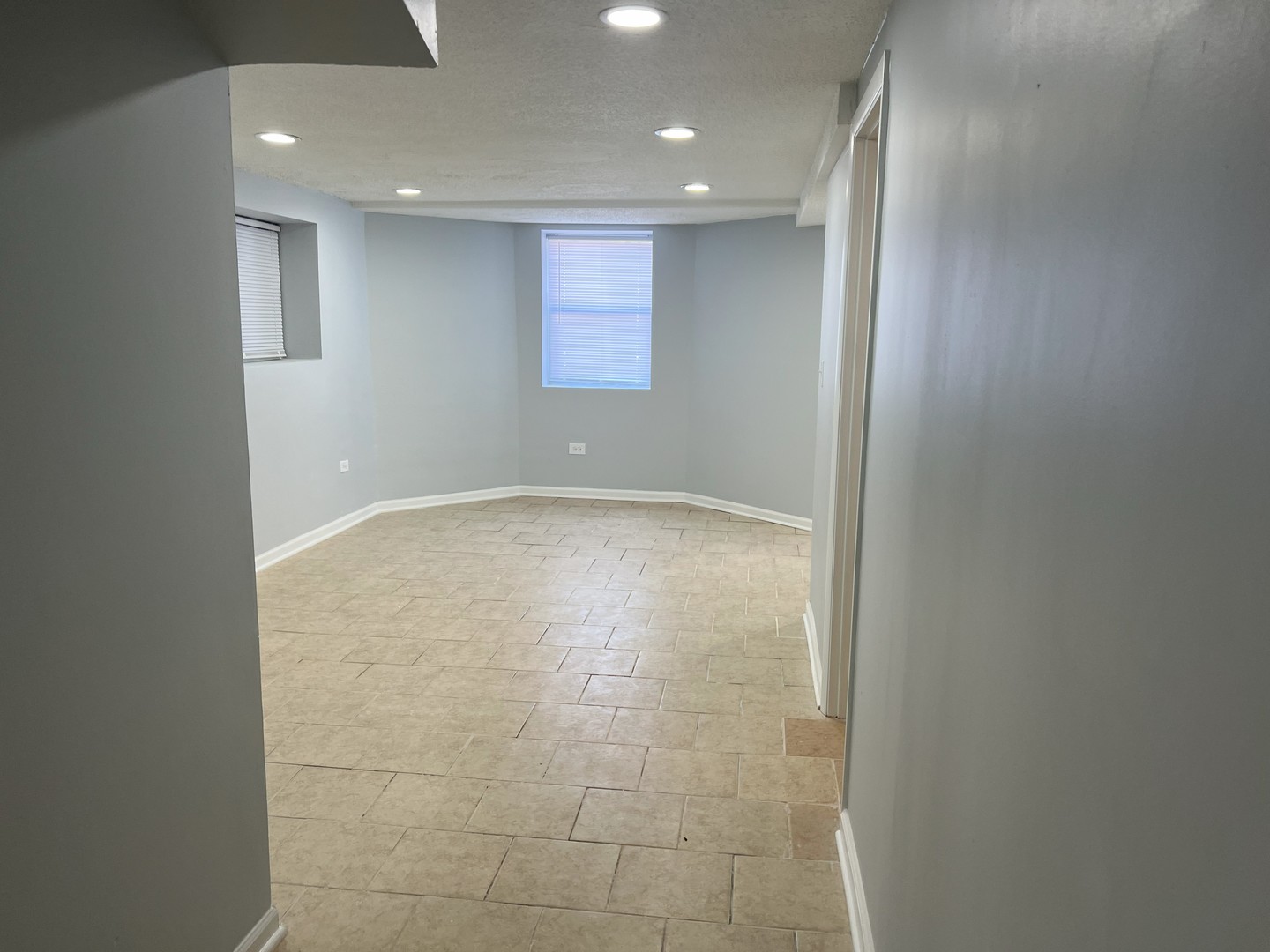 3045 N Kedzie Avenue Unit: G