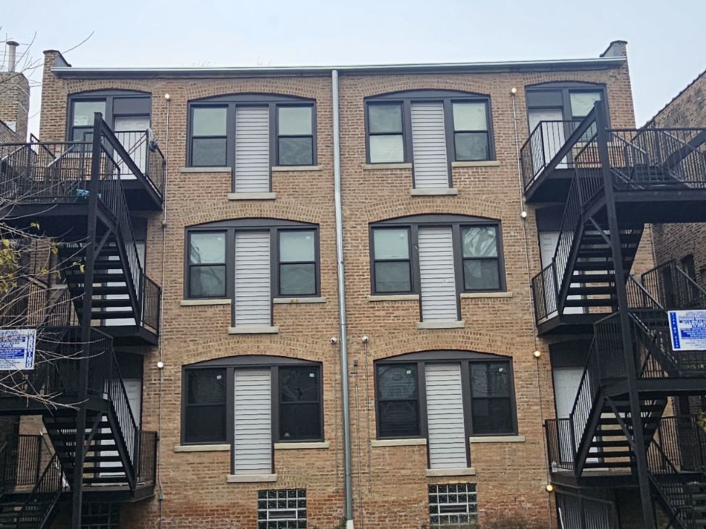 1521 E 67th Place
