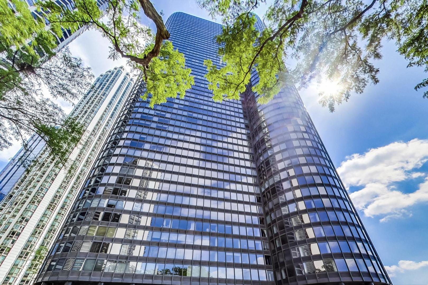 155 N HARBOR Drive Unit: 4003