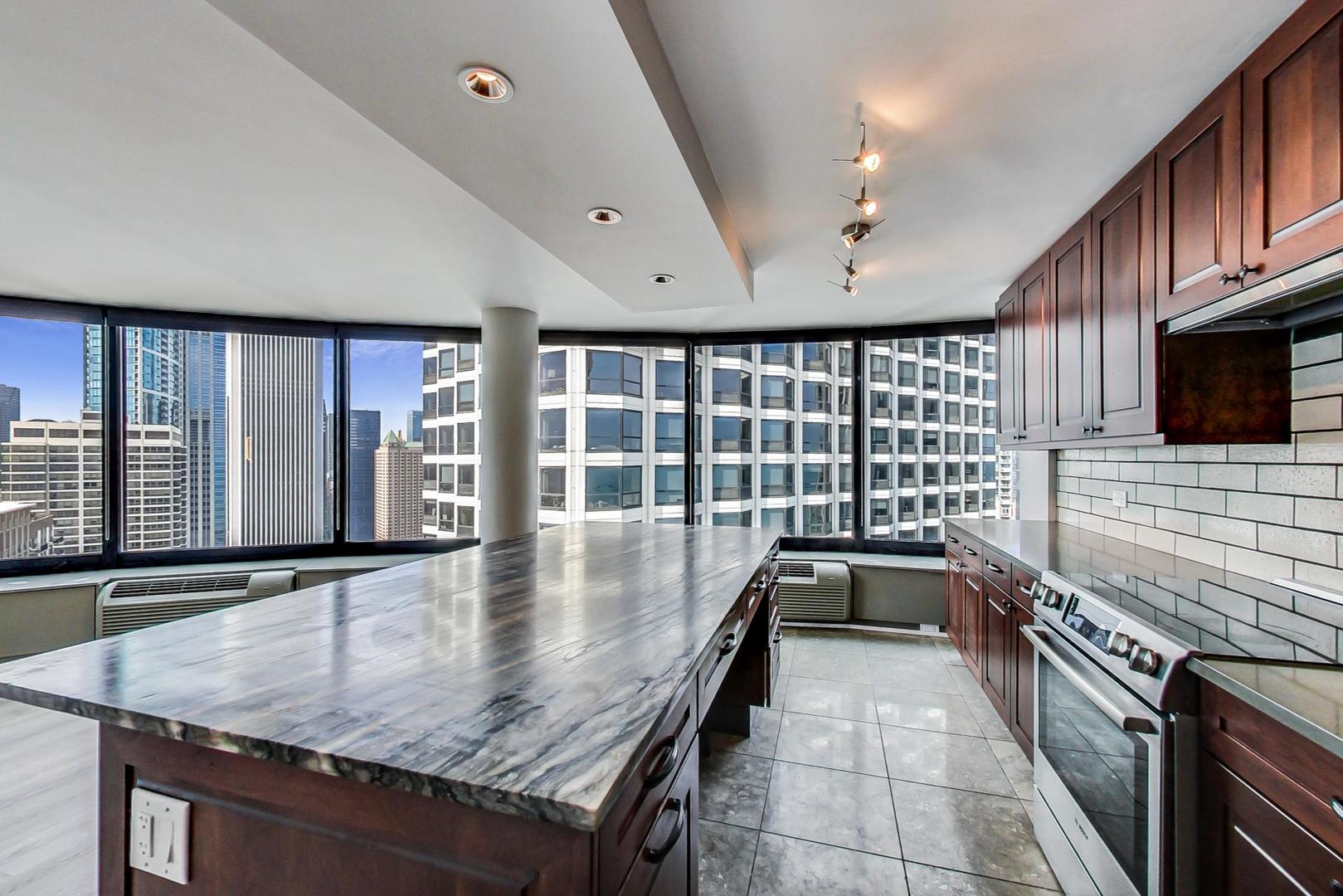 155 N HARBOR Drive Unit: 4003