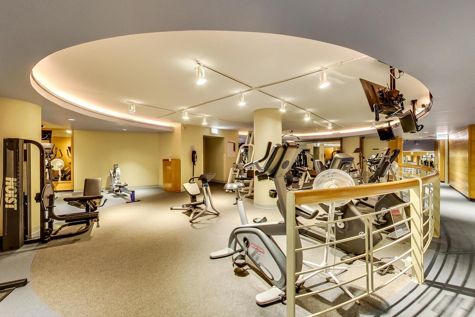 155 N HARBOR Drive Unit: 4003