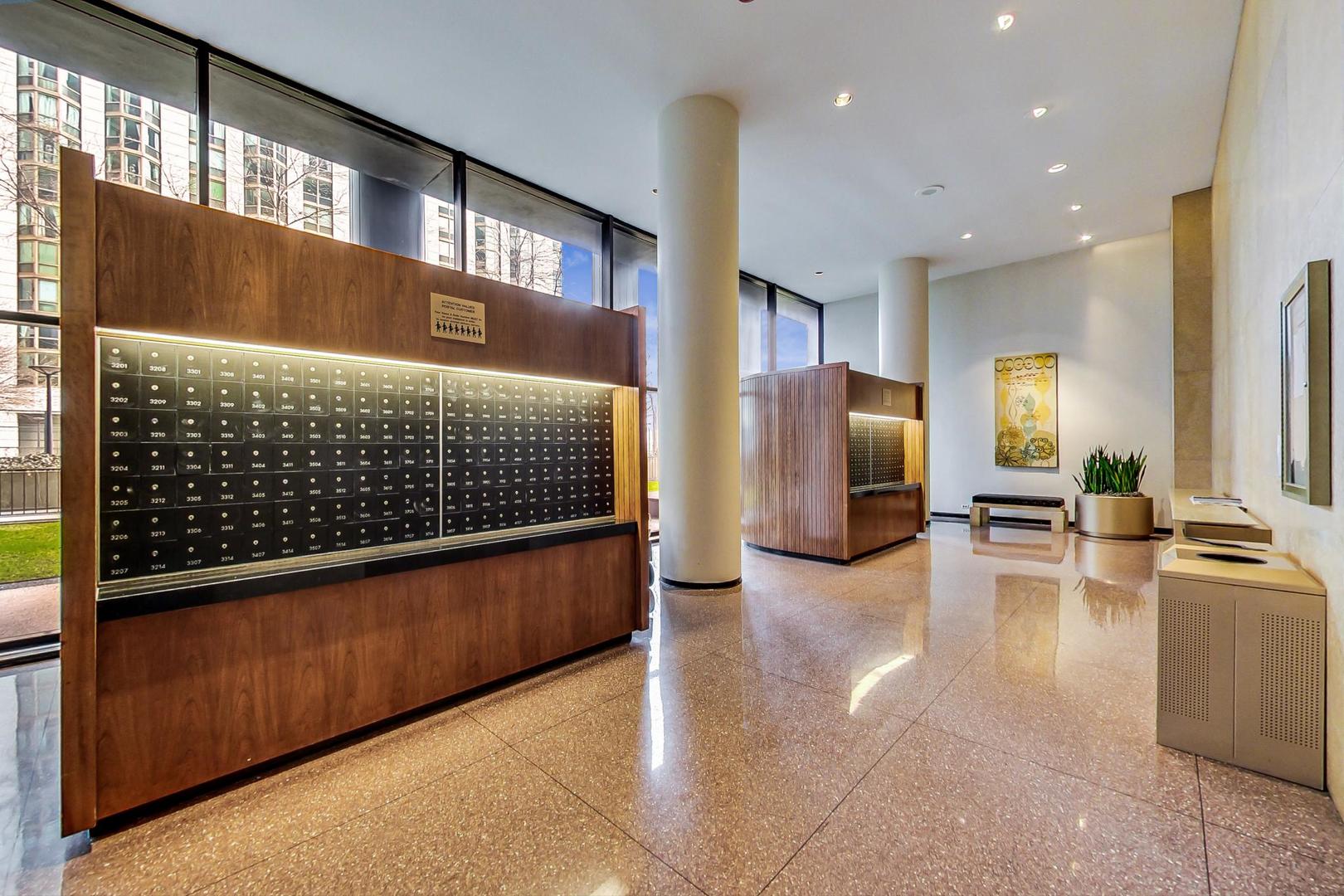 155 N HARBOR Drive Unit: 4003
