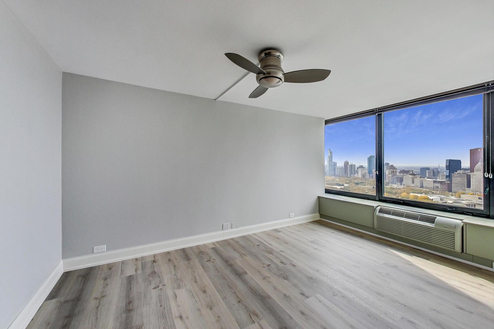 155 N HARBOR Drive Unit: 4003