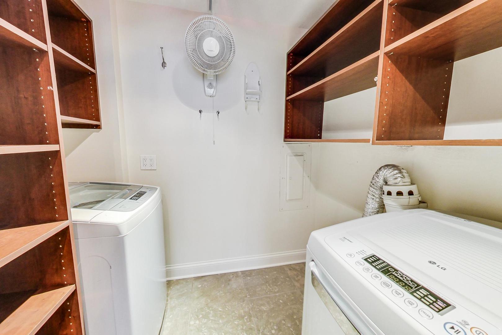 155 N HARBOR Drive Unit: 4003
