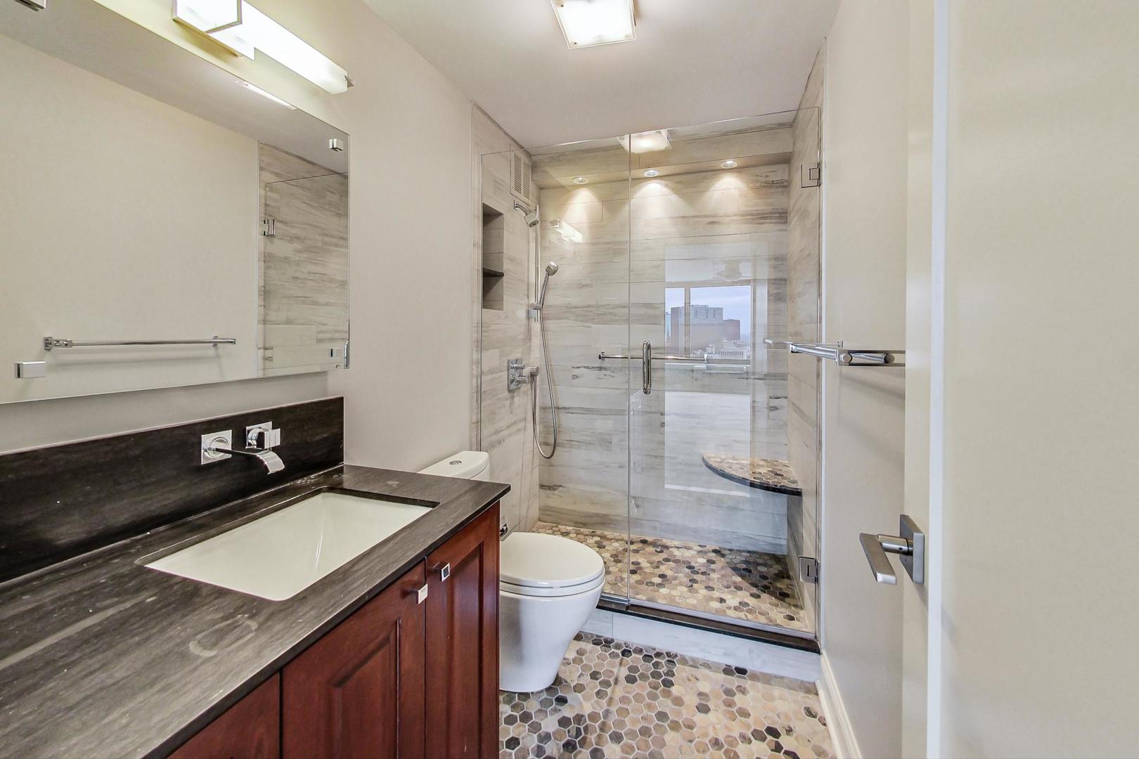 155 N HARBOR Drive Unit: 4003
