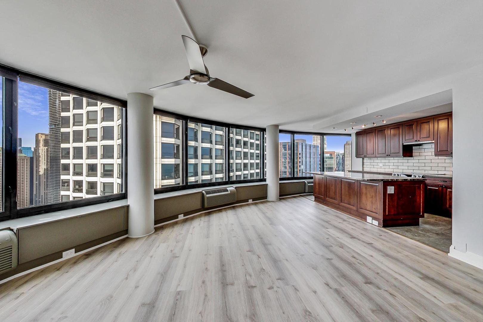155 N HARBOR Drive Unit: 4003