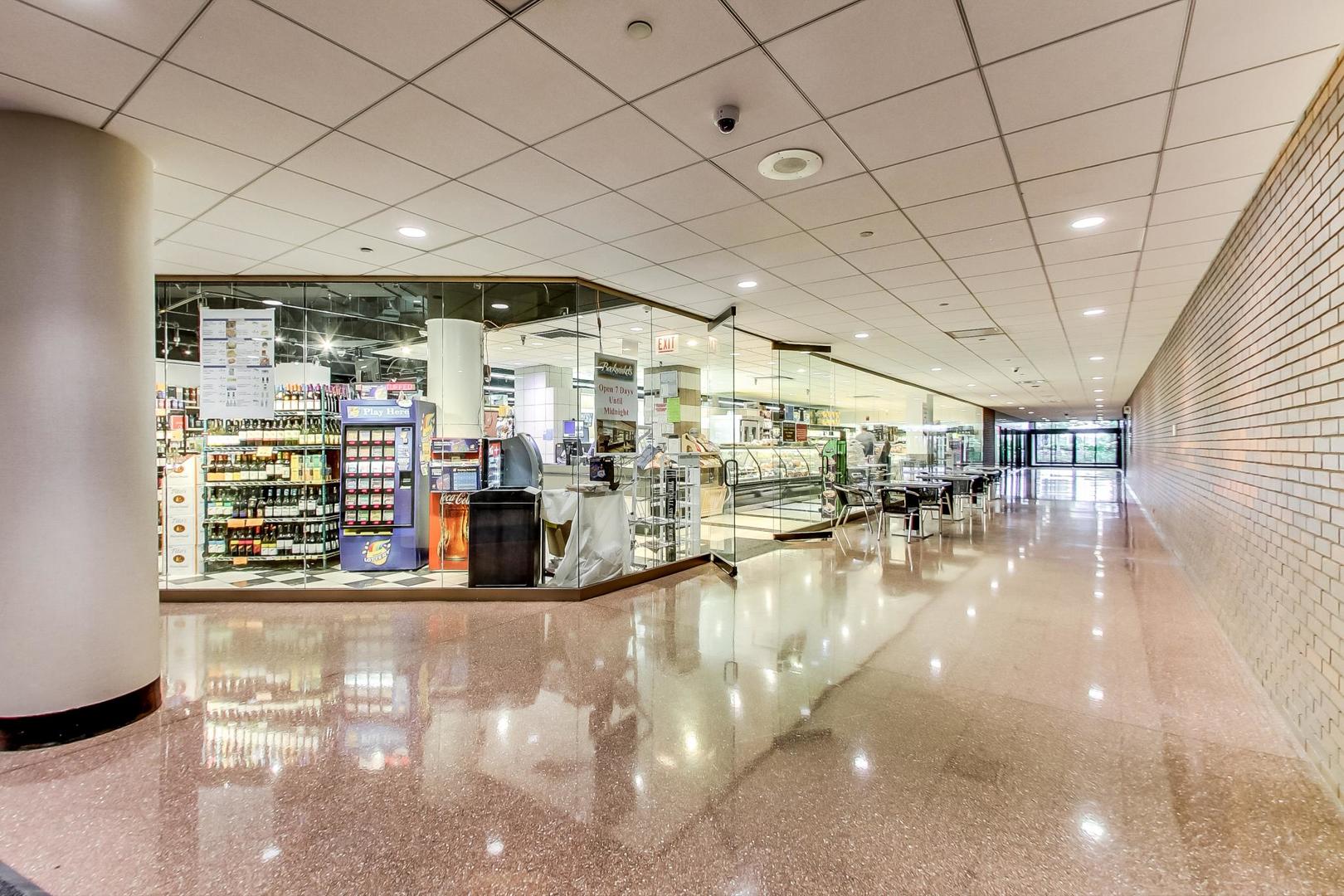 155 N HARBOR Drive Unit: 4003