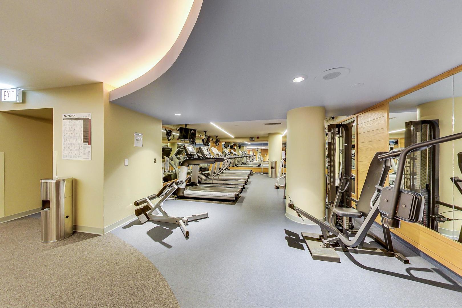 155 N HARBOR Drive Unit: 4003