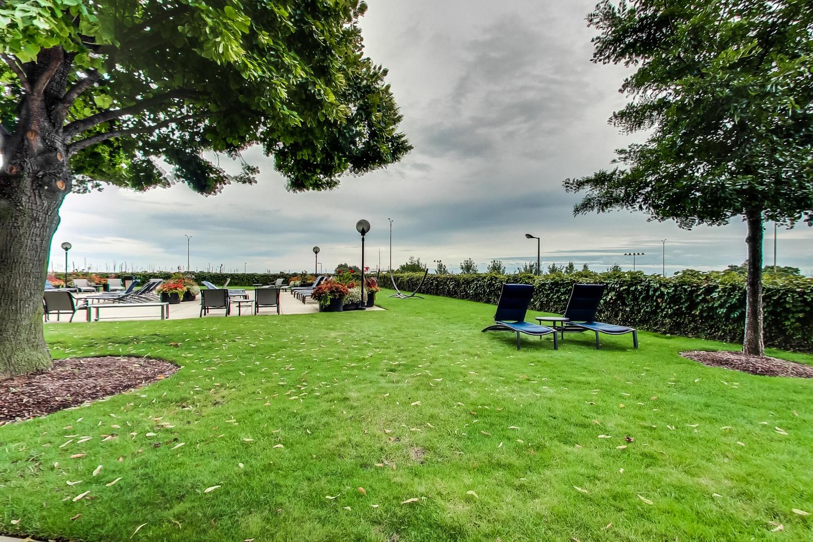 155 N HARBOR Drive Unit: 4003