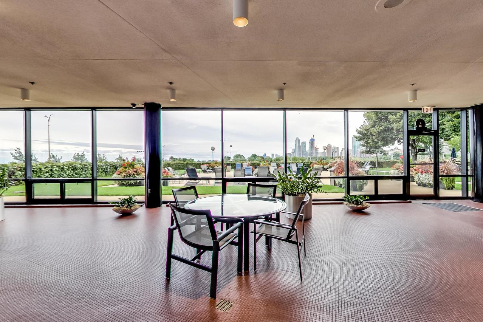 155 N HARBOR Drive Unit: 4003