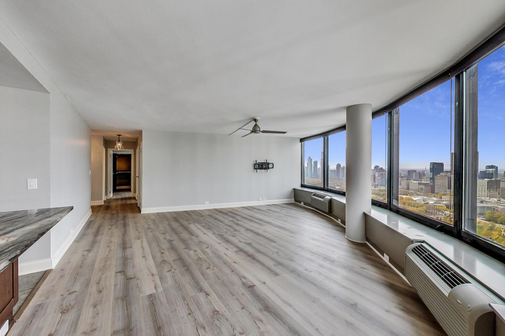 155 N HARBOR Drive Unit: 4003