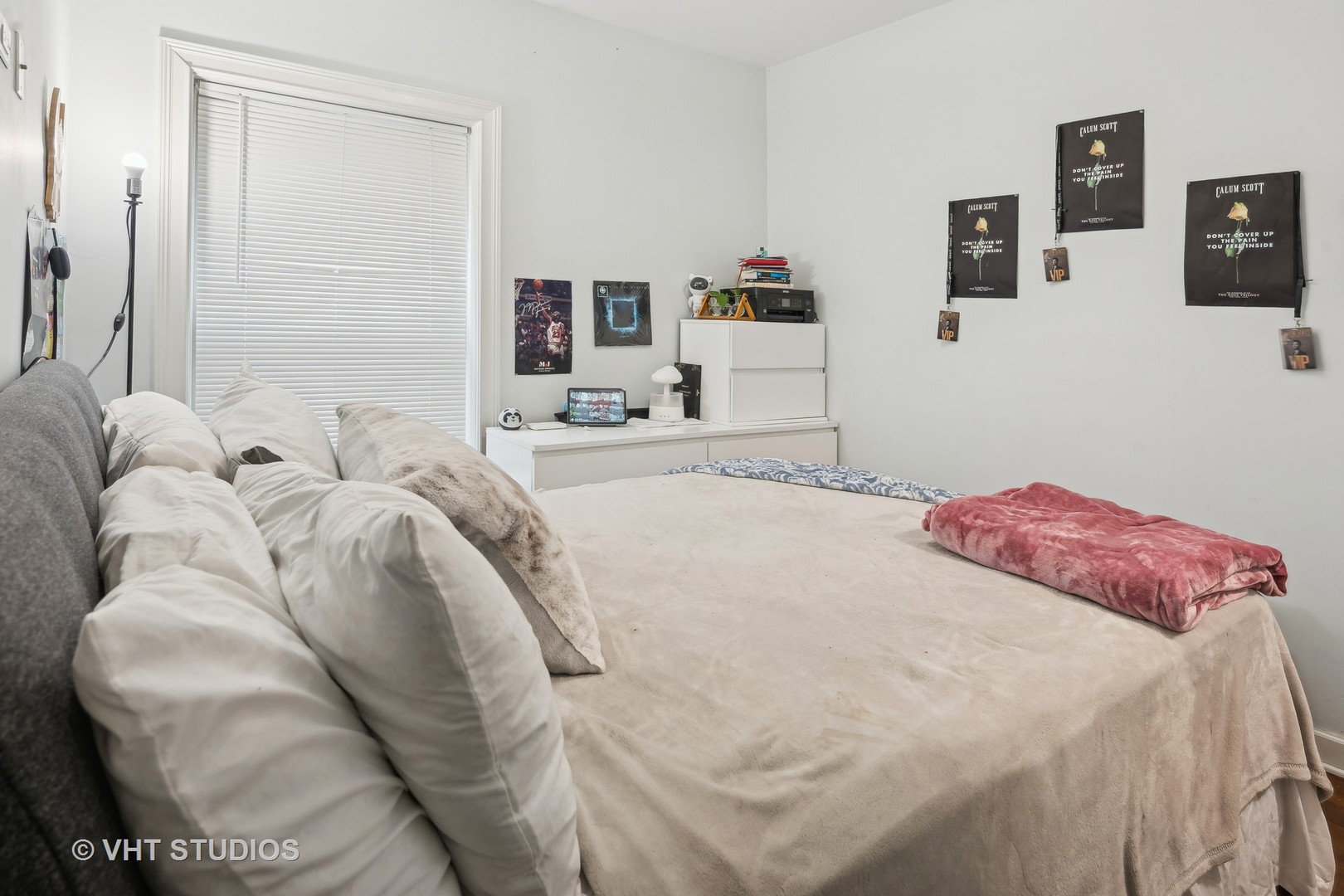 4724 N Beacon Street Unit: 1E