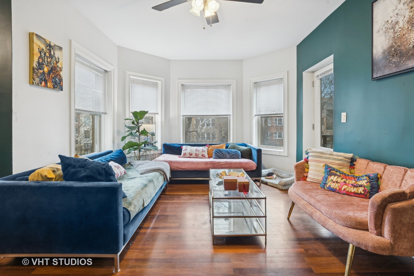 4724 N Beacon Street Unit: 1E