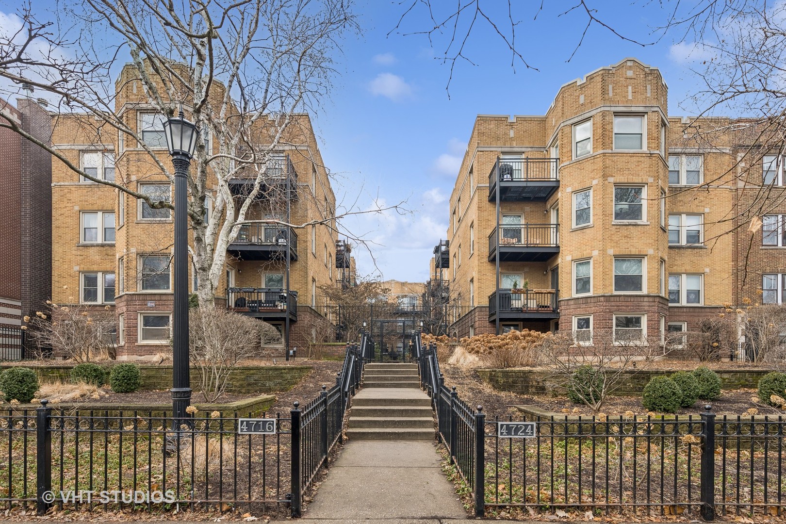 4724 N Beacon Street Unit: 1E