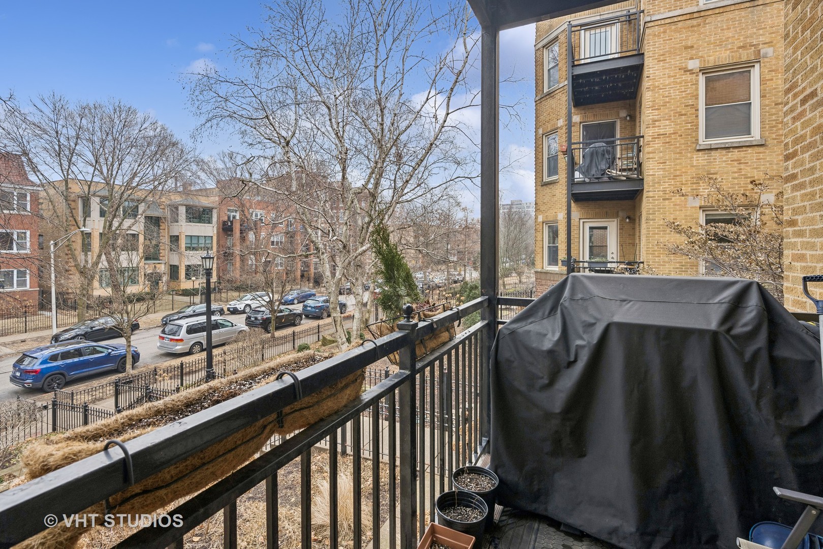 4724 N Beacon Street Unit: 1E