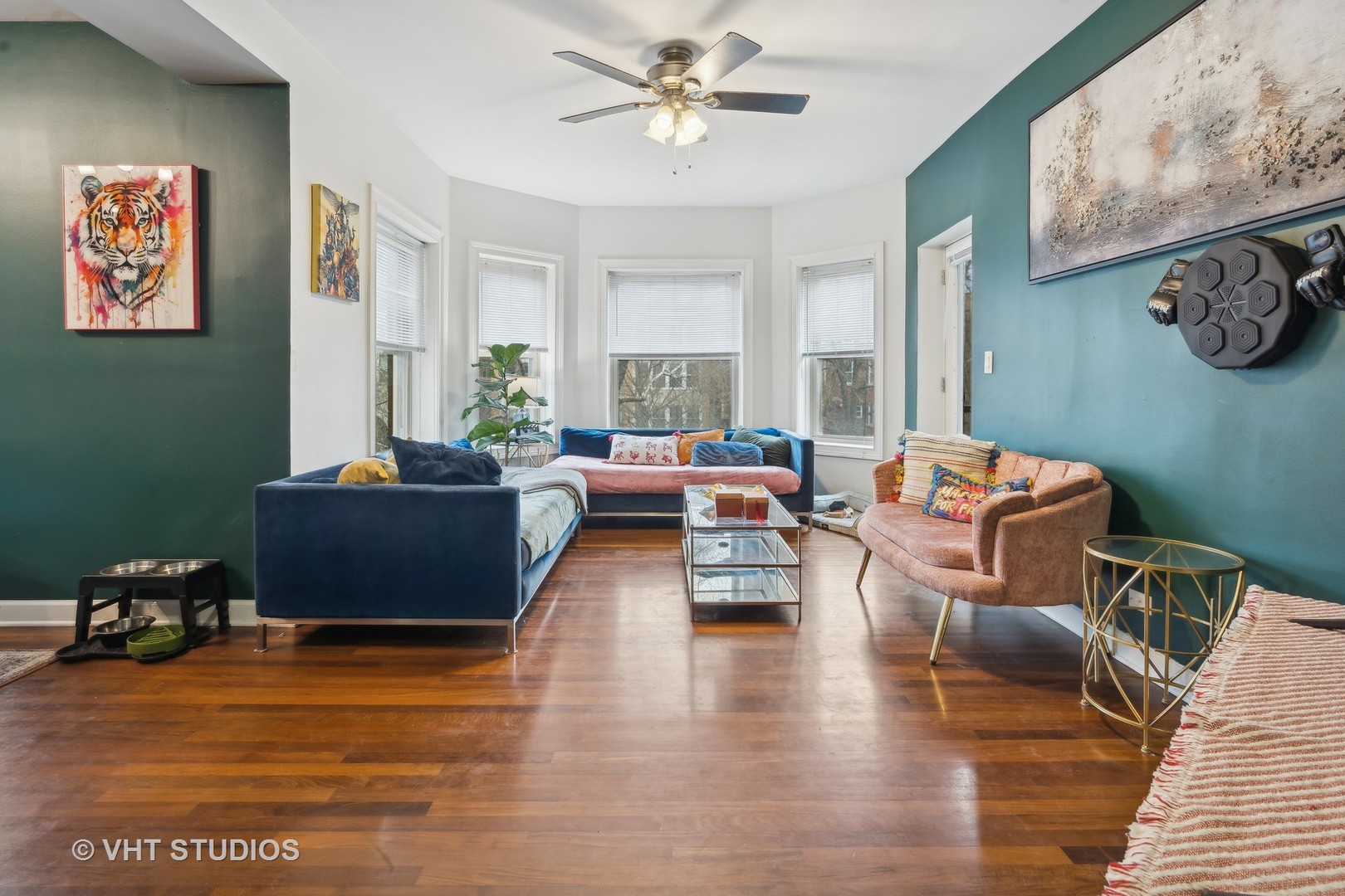 4724 N Beacon Street Unit: 1E