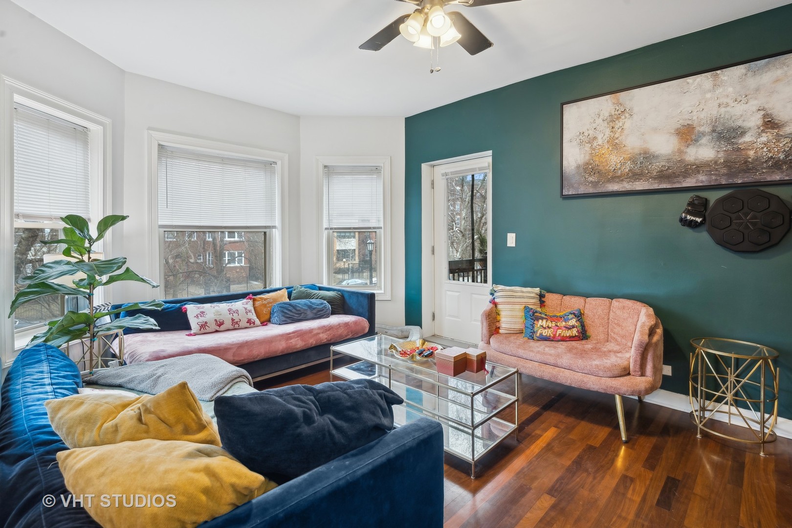 4724 N Beacon Street Unit: 1E