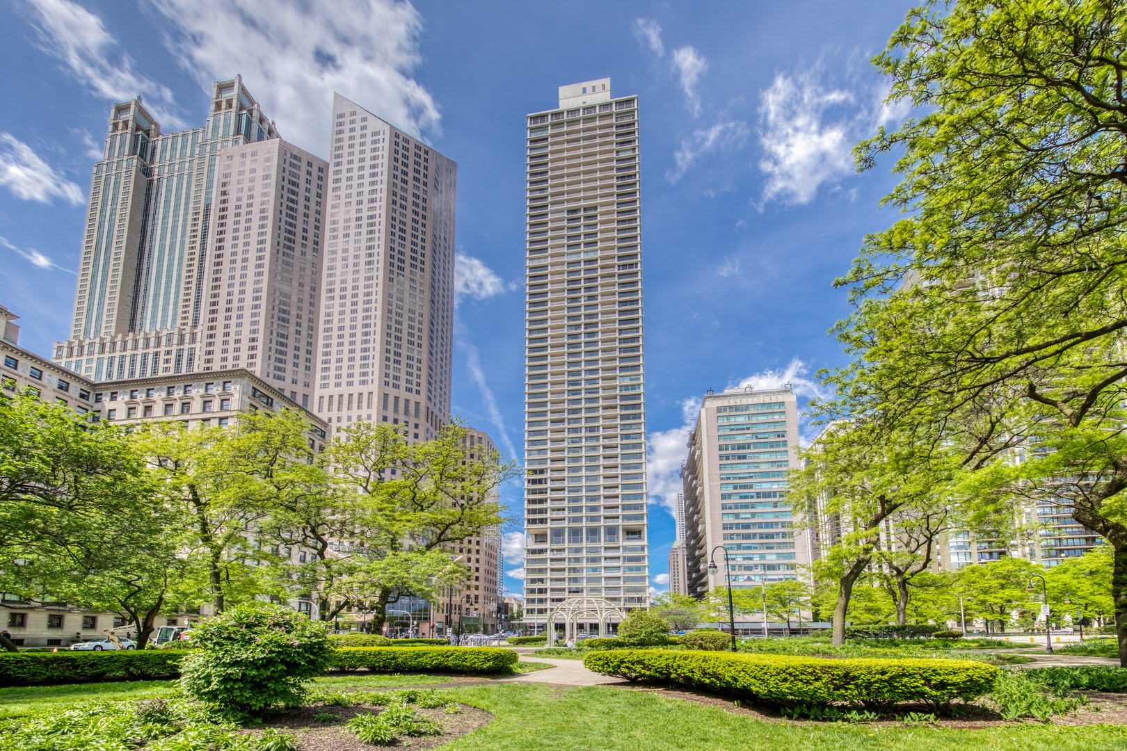 1000 N LAKE SHORE Plaza Unit: 17B