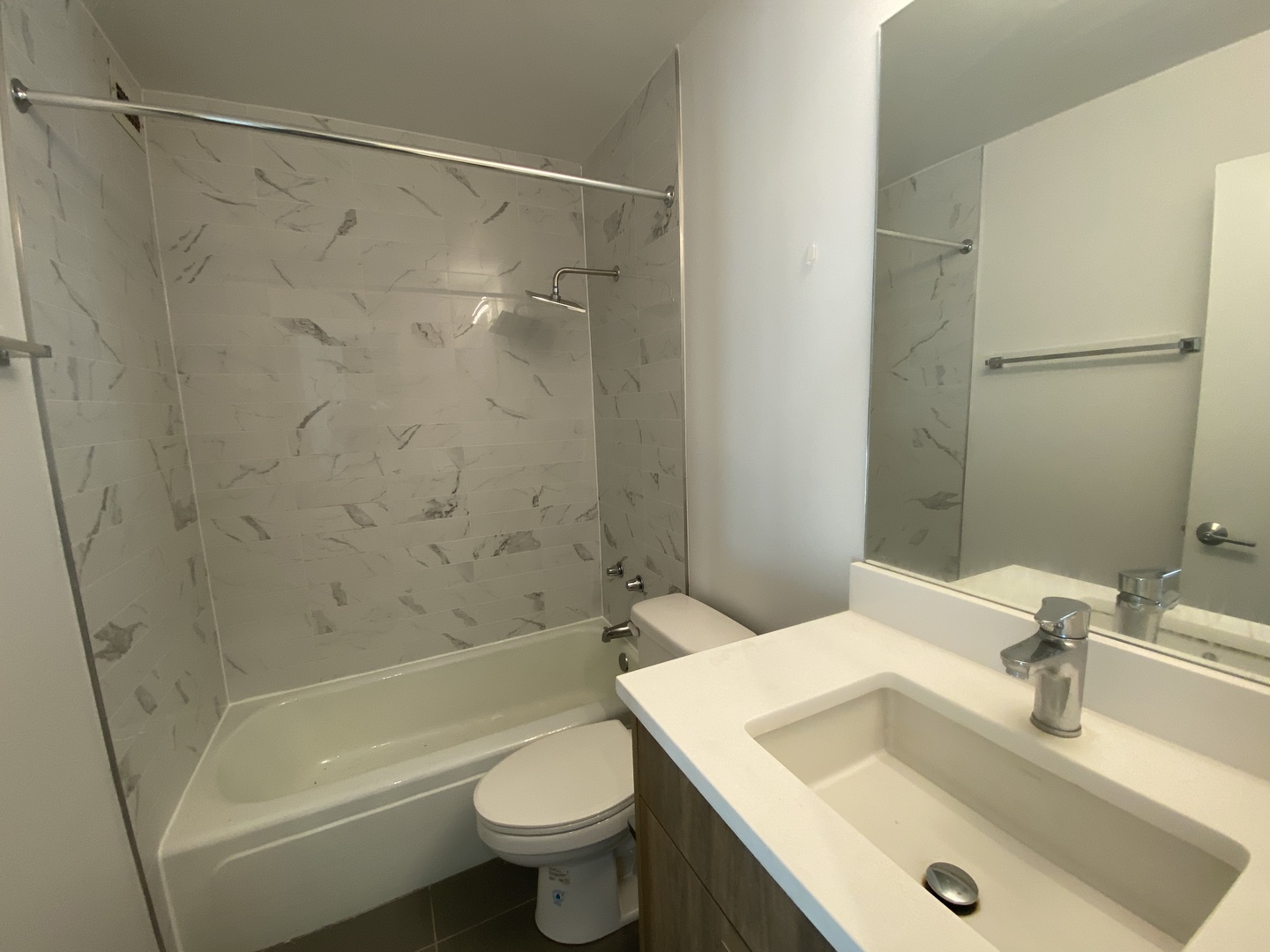 1850 N Clark Street Unit: 1910