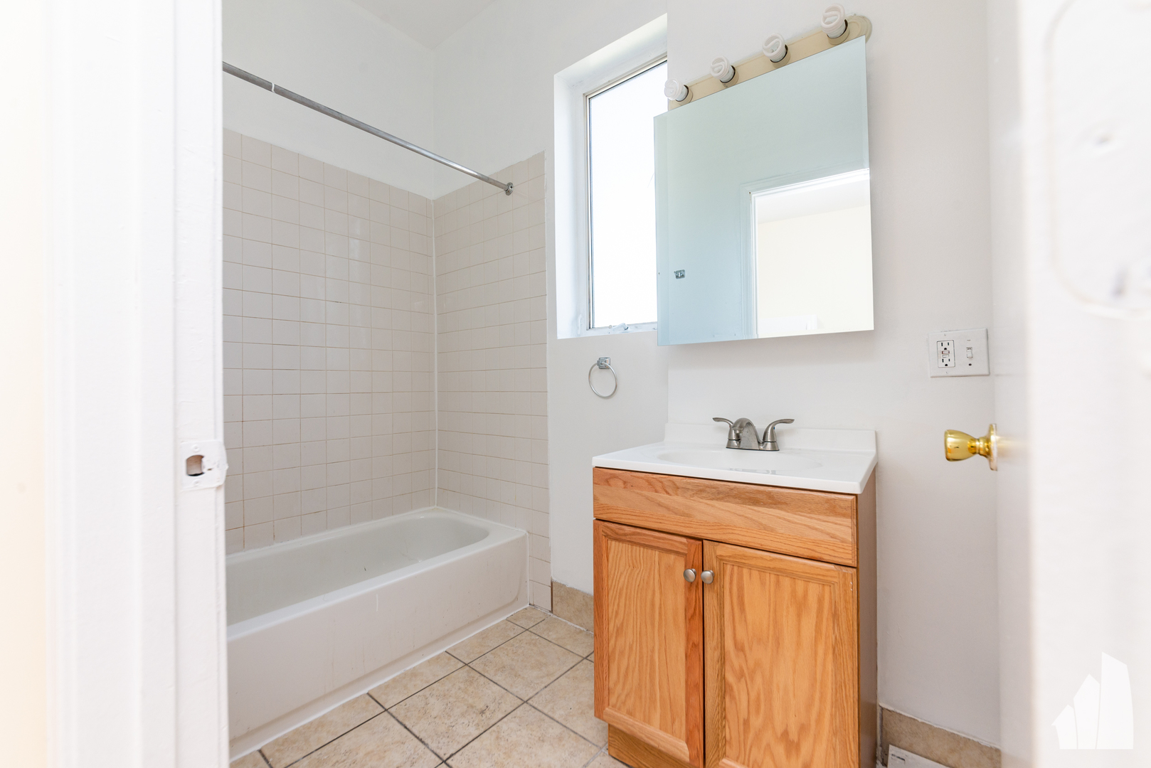 2910 S WENTWORTH Avenue Unit: 3F