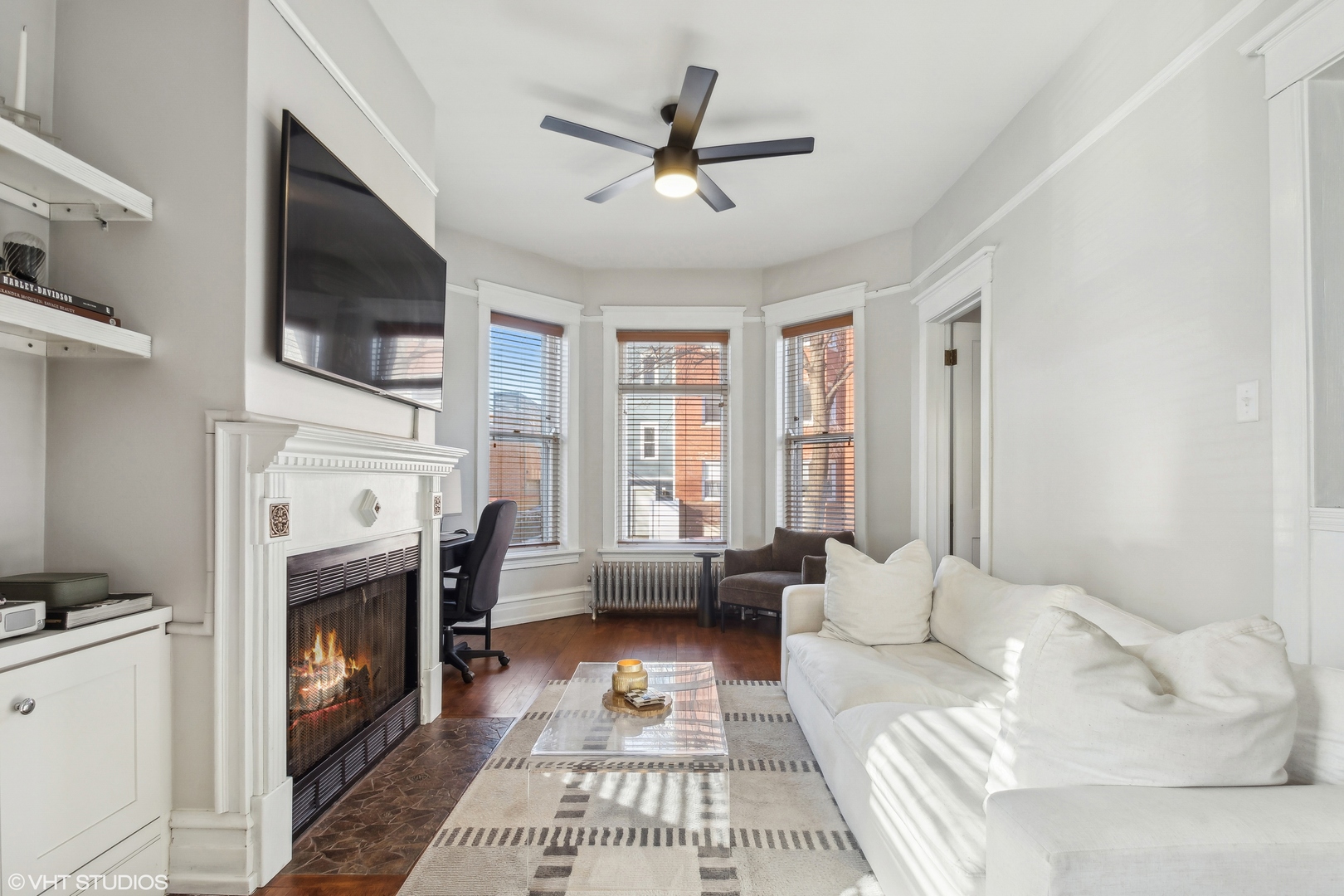 1443 W WAVELAND Avenue Unit: 1