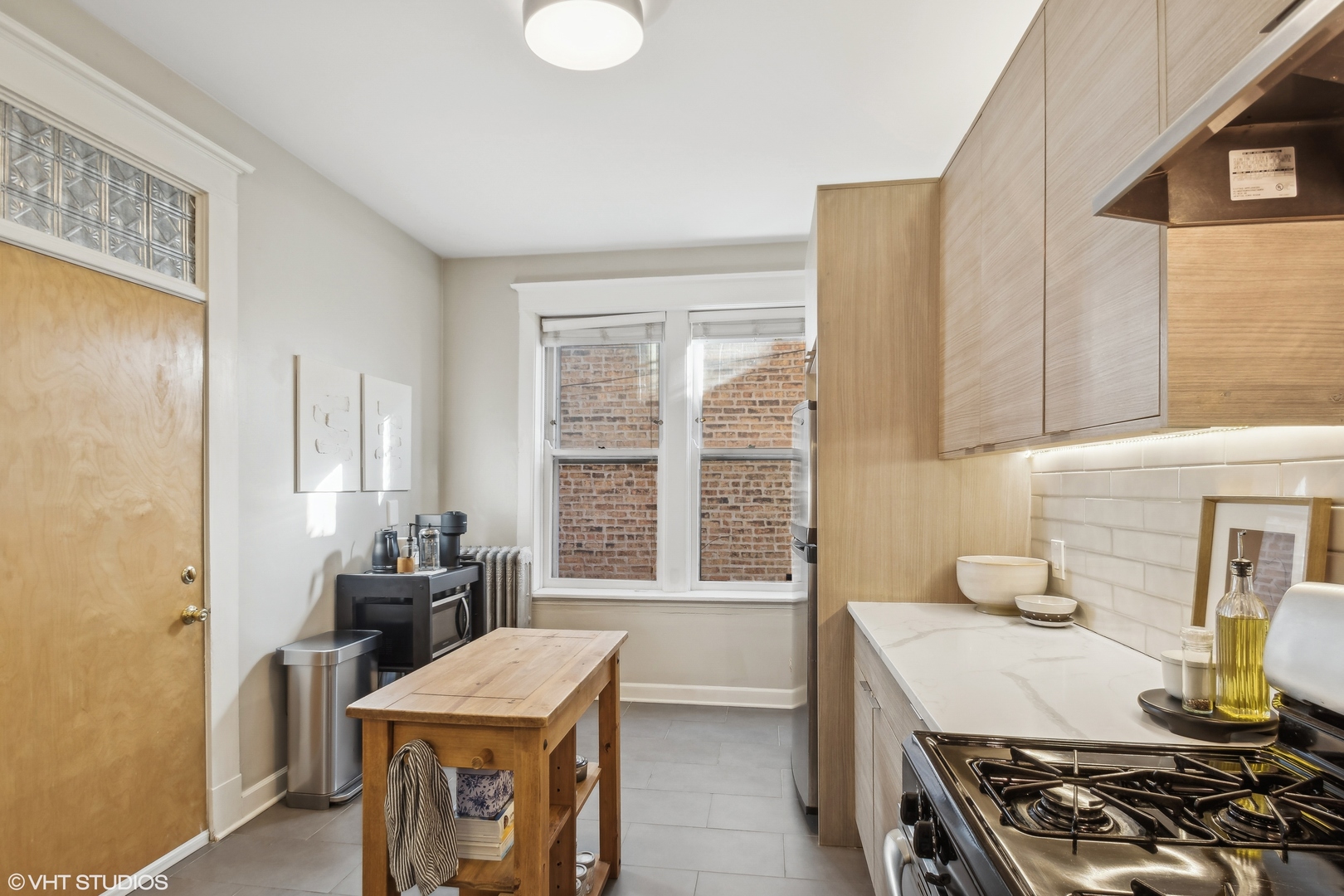 1443 W WAVELAND Avenue Unit: 1